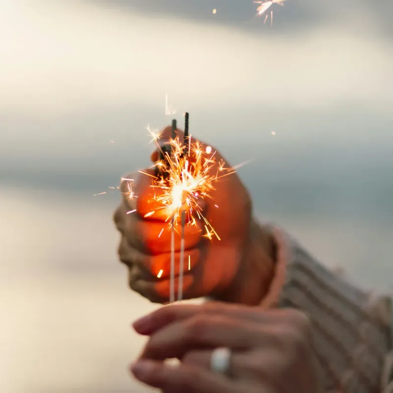 Sternspritzer wird angezündet